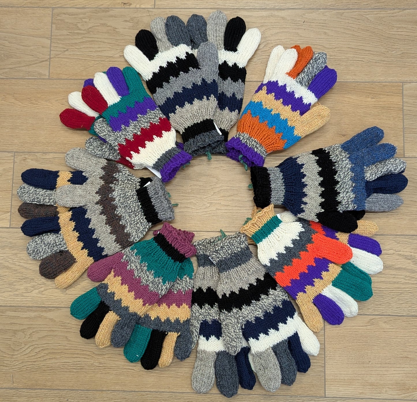 Rowhouse Quilt Gloves